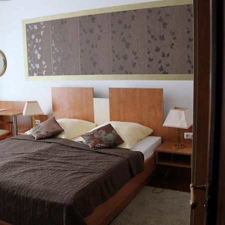 Hotel Vier Loewen ترابن ترارباخ المظهر الخارجي الصورة